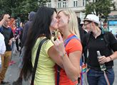 Centrem Ostravy prošel první průvod hrdosti gayů a leseb