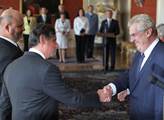 Prezident Miloš Zeman se zdraví s Janem Fischerem