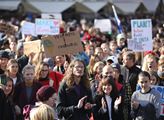 Čeští studenti se přidali k celosvětovému protestn...