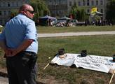 Policie ukončila stanový tábor hnutí Occupy Prague...