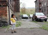 Ghett a Romů, kteří žijí v ubytovnách, loni přibylo. Situaci projedná vláda