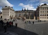Na Pražském hradě nedostanete nic. Vláda vyráží do útoku proti církvím