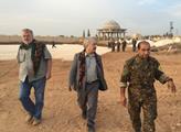 Kurdové zahájili ofenzivu. Chtějí dobýt Sindžár a rozpůlit tak území ovládané islamisty