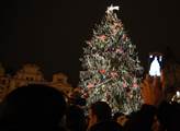 Praha: Lidé rozhodli, rozsvěcování stromu a vánoční trhy se většině líbí
