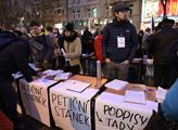 Demonstrace proti Zdeňkovi Ondráčkovi na Václavské...