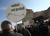 Demonstrace na podporu prezidenta Miloše Zemana na...