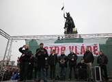 Odbory uspořádaly na Václavském náměstí demonstrac...