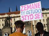 Demonstrace proti Miloši Zemanovi a Andreji Babišo...