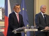 Premiér Andrej Babiš spolu s ministrem zdravotnict...