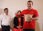 Ministr Hamáček: Ve volebních místnostech budou k dispozici roušky pro voliče