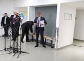 Předseda vlády Andrej Babiš jednal s řediteli tuze...