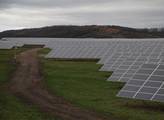 Státu se z příspěvků na solární elektrárny vrací zpátky polovina, více než 14 miliard korun ročně
