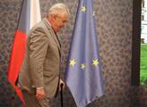 Zeman se Zaorálkem a Stropnickým ladili noty na summit NATO