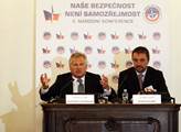 Polský exprezident promluvil na ČT o Putinovi. A vedle sedící Stropnický jen zíral