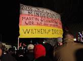 Na demonstraci Pegidy v Drážďanech přišly tisíce lidí