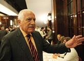 Václav Klaus v Bratislavě: Nejsou to žádní "uprchlíci", neříkejte jim tak. To slovo je evropsko- naivistická představa