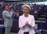 Černé na bílém: EU si platí své novináře, aby „vyšetřovali“ její kritiky