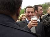 Schröder: Německo je Čechům vděčné za jejich roli při pádu zdi
