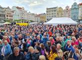 Publikum SPD v Plzni. Podle odhadu více než 1000 l...