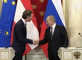 Putin v Rakousku: Plyn z USA je třikrát dražší a Rusko je nutné pro mír v Evropě, řekl Van der Bellen. Uvolnit sankce, přeje si Kurz. Ohromila věta o Trumpovi a EU