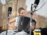 Prahou se „prohnal“ maraton základních uměleckých škol, Staroměstské náměstí zažilo nepřetržitý hudební koncert