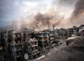 Pláč a nářek z Aleppa: Vzbouřenecká média reportují zvěrstva. Padají bomby, šíří se strach z Asada, píší obklíčení lidé na internetu