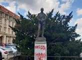 Vlastimil Podracký: Hanobení Beneše a fašismus