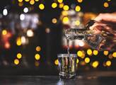 Češi nakupují alkohol v Německu. Kvůli vysoké dani přichází stát o miliony