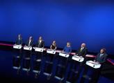 Začaly předvolební debaty ČT: Komunista sáhl na EU, moderátor Řezníček se posmíval a pak zvyšoval hlas