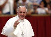 Papež sloužil vánoční mši: Bůh nás stále miluje, i ty nejhorší z nás