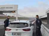Autodrom Most: Šéf dopravní policie si vyzkoušel polygon mosteckého autodromu