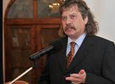 Profesor Keller upozornil na „asi nevyléčitelnou schizofrenii české pravice“