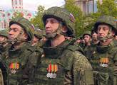O 16 kilometrů postoupili Rusové. Zelenskyj hlásí poplach