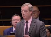 „Evropo, opusť Brusel! My očkujeme a jsme v pohodě.“ Nigel Farage ještě přidal