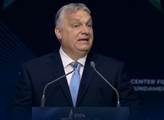 „Oni končí. Vědí to. Bojí se.“ Orbán nabudil mezinárodní publikum