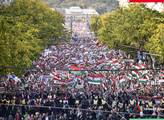 „Maďarsko nepoklekne.“ Orbán bouřil před 200 tisíci lidmi na náměstí