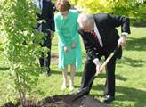 Zeman v Rumunsku zasadil strom, podaroval princeznu a pronesl vážné varování ohledně Ruska