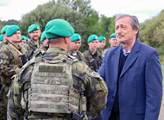 Ministr obrany Martin Stropnický navštívil vojáky na cvičení Cooperative Security