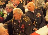 Váleční veteráni pochválili Zemana za řádné placení členských příspěvků. Cenu ale dostal za vlastenectví
