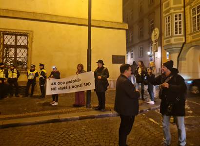Odpůrci nové vlády vyšli do ulic. 45 tisíc? Ani náhodou