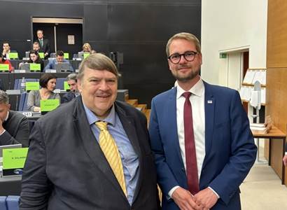 Zbořil: Likvidace Čechů pokračuje dodnes. Propagace Hitlera. Havel, Pavel a Posselt