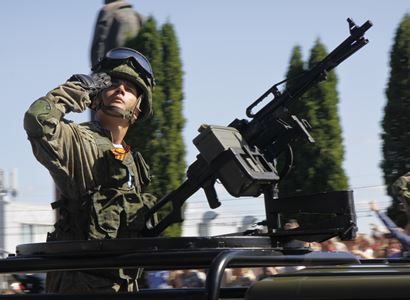 Rusko stahuje vojáky od ukrajinských hranic, napětí však může pokračovat