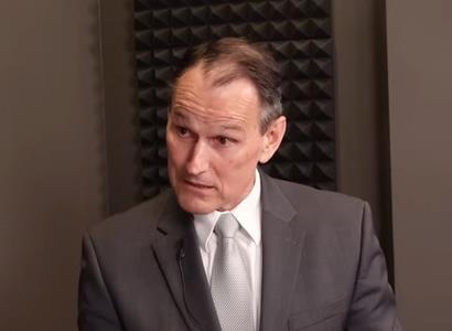 Podpora pro Babišovu vládu z Washingtonu. Best vysvětluje, na čem bude stát