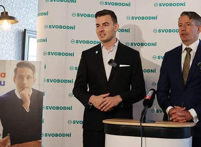 Neambiciózní premiér vzdal snahu o vyrovnaný rozpočet, tvrdí Vondráček