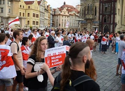 Studenti Karlovky rozjeli akci na podporu Běloruska. Pokud něco neuděláme, jsme spoluzodpovědní, vzkazují