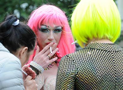 „Takové dávat do detence!“ Co chce Prague Pride učit děti? Sexuolog bouchl do stolu