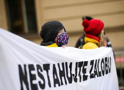 Aktivisté z Greenpeace kritizují dohodu o Turówu, chtějí si stěžovat Evropské komisi