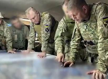 VIDEO: Zalužnyj nad mapou protiofenzivy. Mrtvý asi není