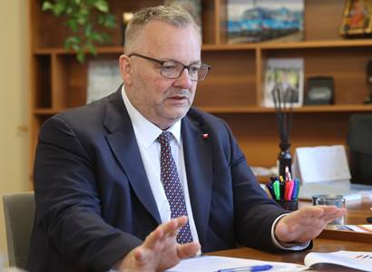 Ministr Bednárik: Kdybychom do toho nehrábli, stojí nafta o dvacet procent víc