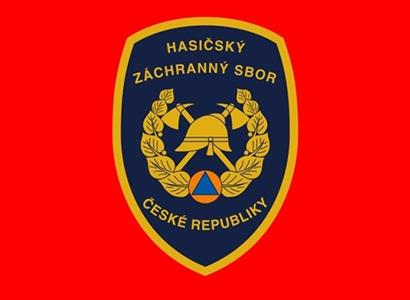 Hasičský záchranný sbor: Požár skladovací haly v Zápech si vyžádal vyhlášení zvláštního stupně požárního poplachu